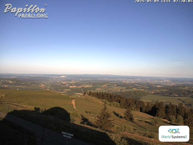 Blick vom Radom auf dem Gipfel der Wasserkuppe in Richtung Südwesten